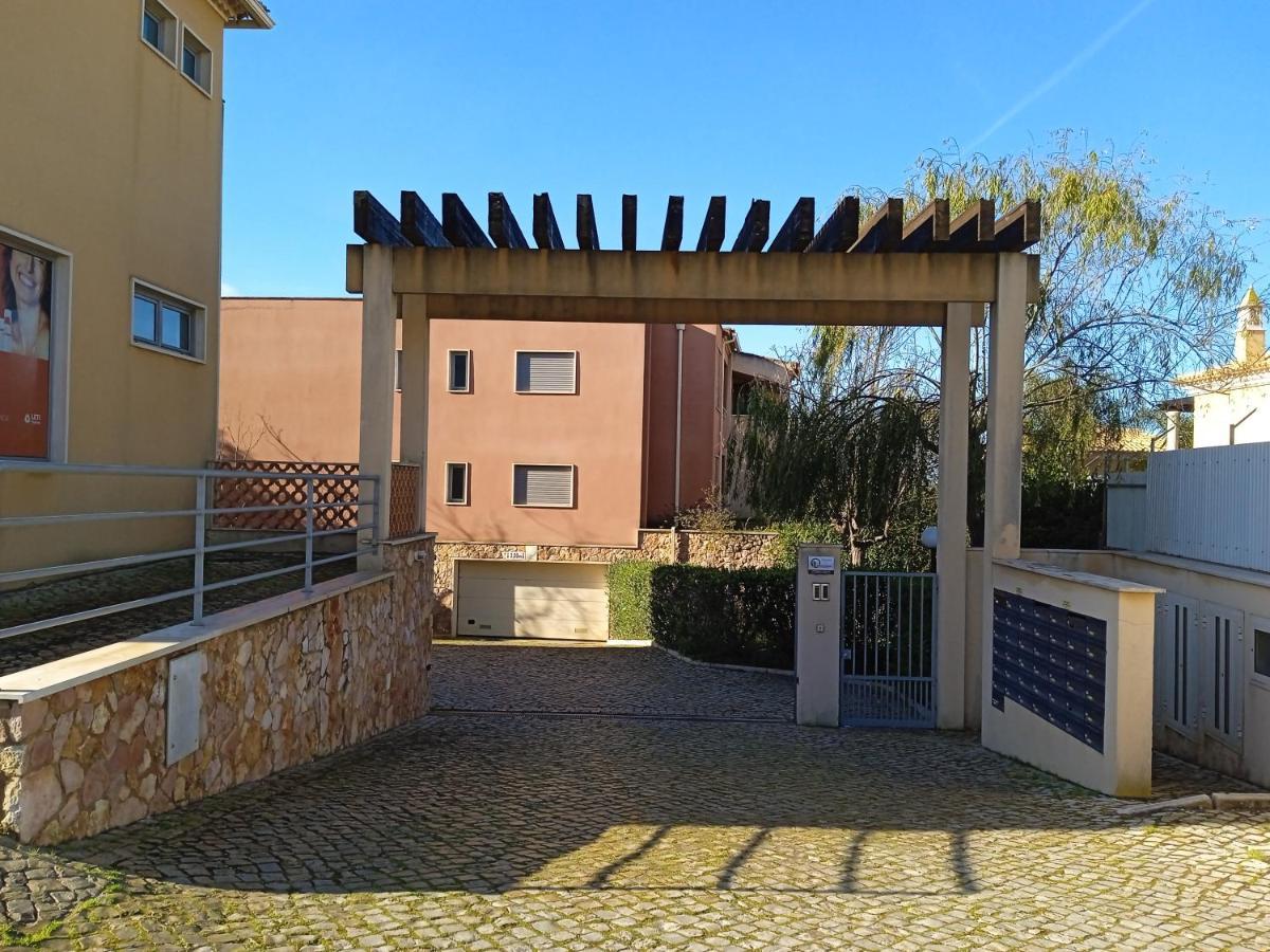 Do Vale T2 Com Piscina Apartment Albufeira Exterior photo